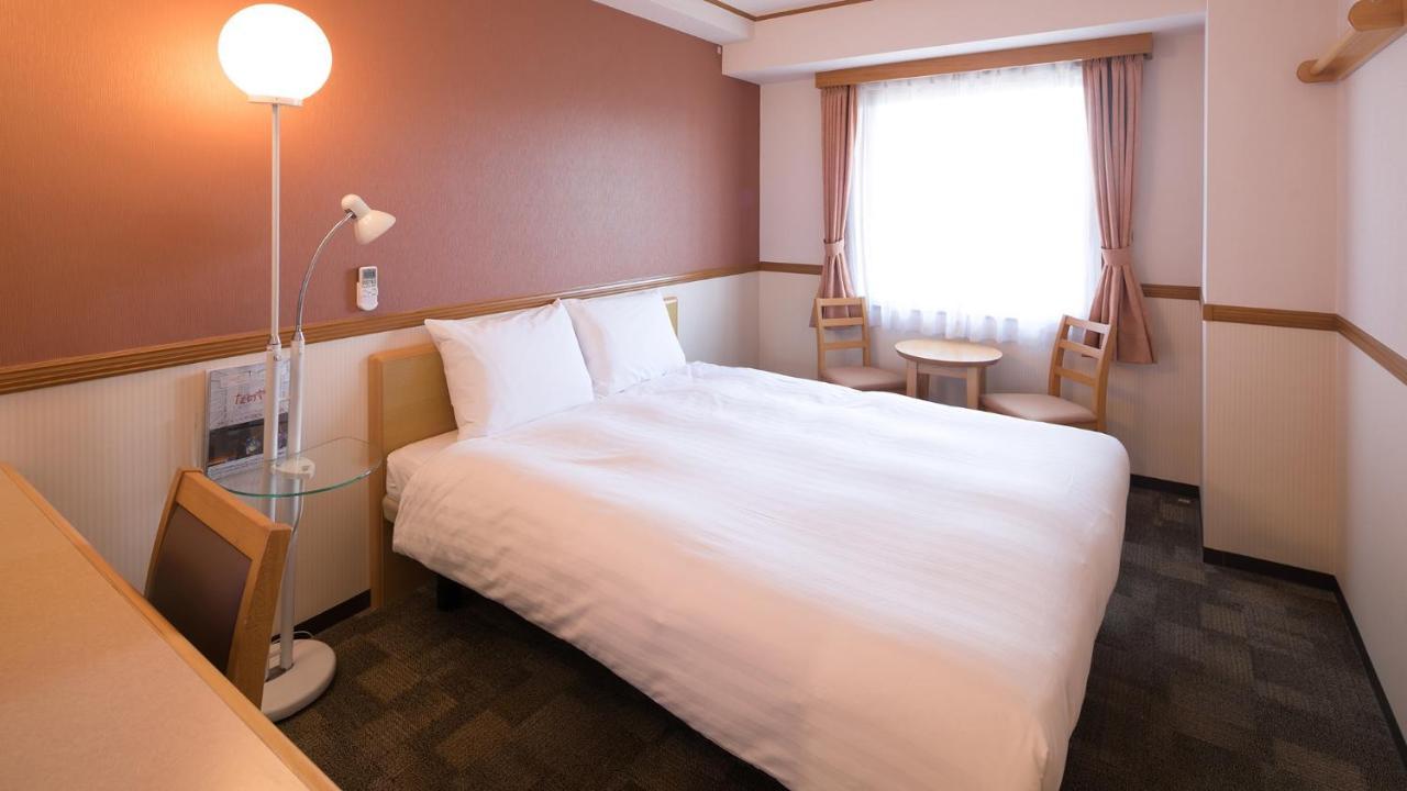 Toyoko Inn Miyazaki Ekimae חדר תמונה